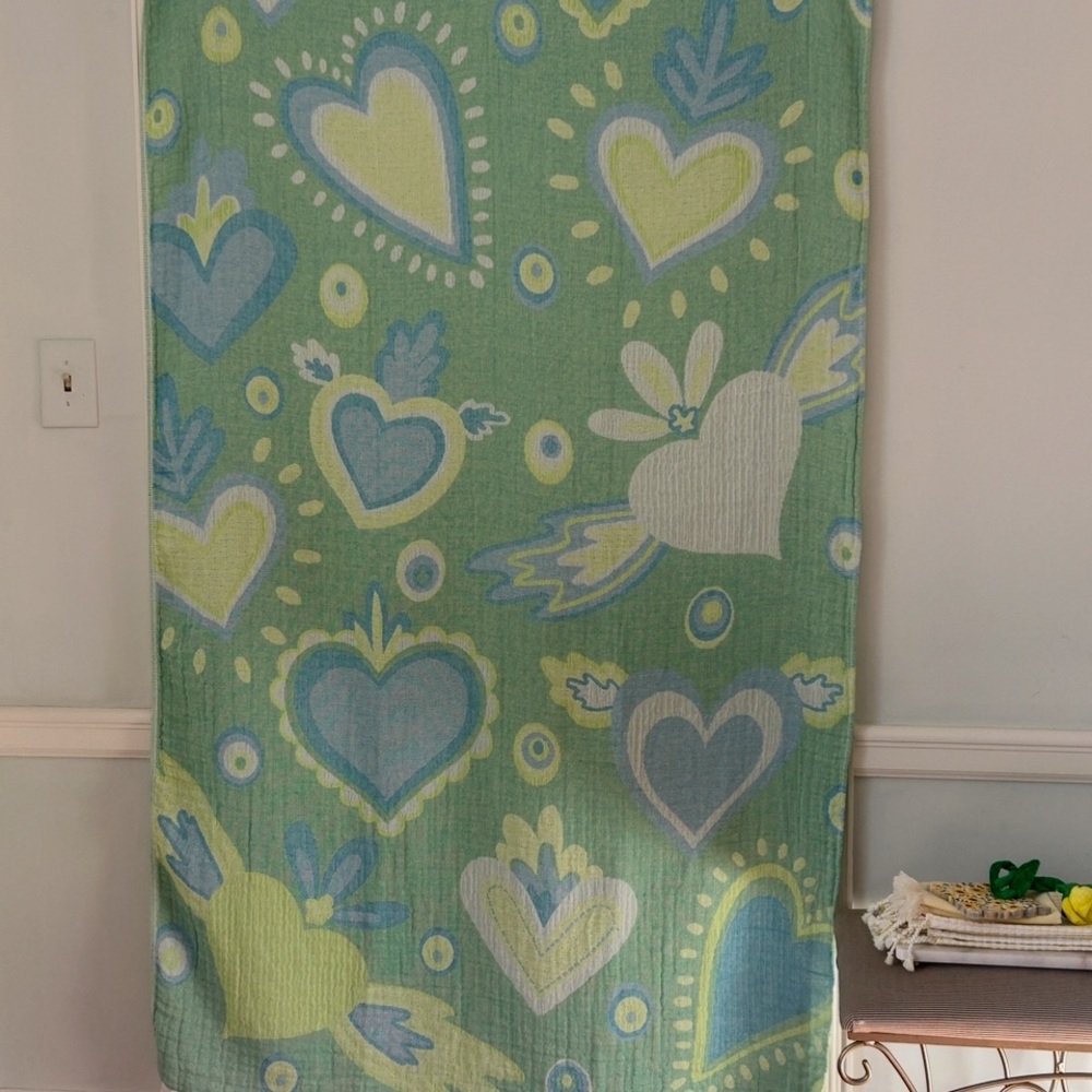 Heart Patterned Blanket 44 x 78 100% Organic Cotton 2 Side FLiPSiDE New With Tag
